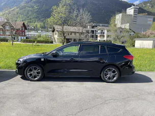 Ford Focus Station Wagon 1.0i EcoB 125PS ST-Line