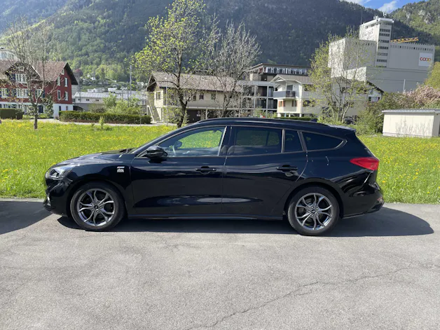 Ford Focus Station Wagon 1.0i EcoB 125PS ST-Line