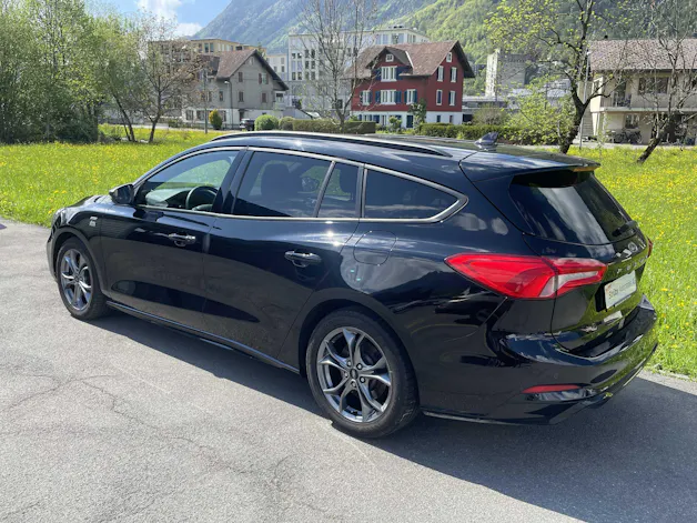 Ford Focus Station Wagon 1.0i EcoB 125PS ST-Line