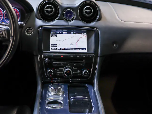 Jaguar XJ LWB 3.0 V6 S/C Portfolio Automatic AWD