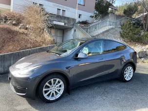 Tesla Model Y Long Range