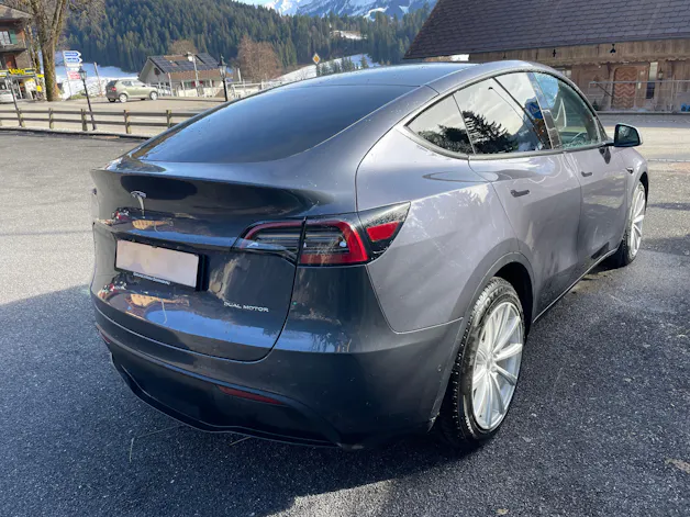 Tesla Model Y Long Range
