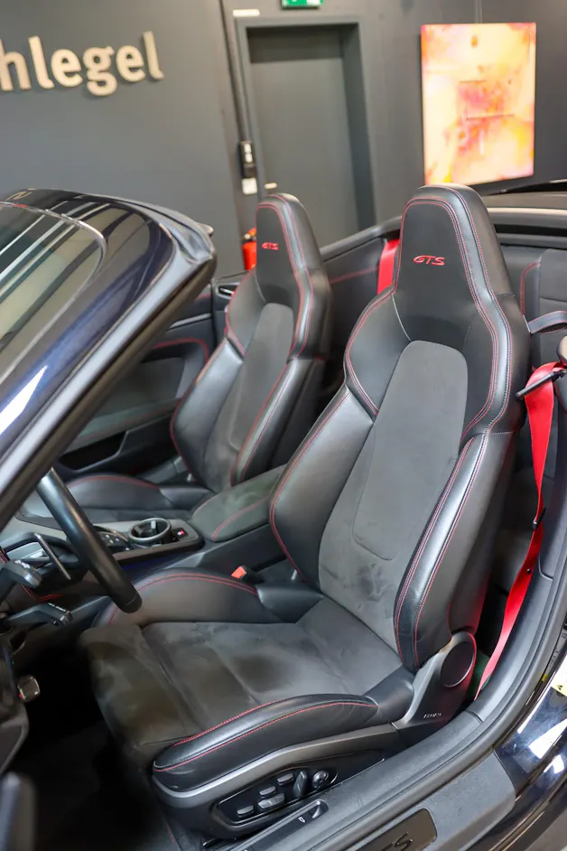 Porsche 911 Carrera 4 GTS Cabriolet PDK