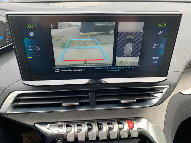 Peugeot 3008 300e Hybrid4 Road Trip EAT8