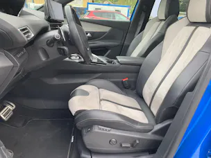 Peugeot 3008 300e Hybrid4 Road Trip EAT8
