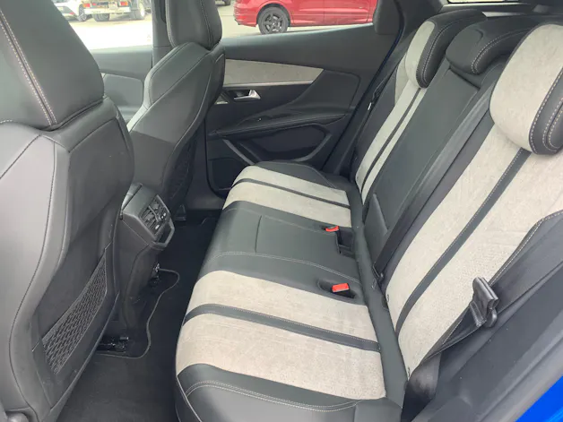 Peugeot 3008 300e Hybrid4 Road Trip EAT8