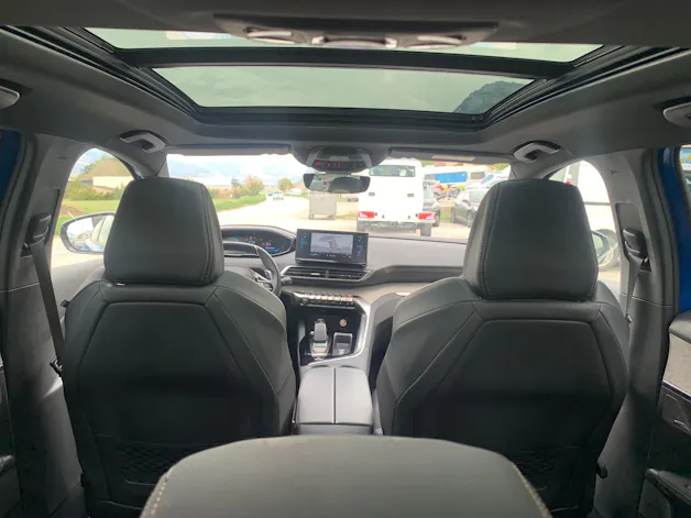 Peugeot 3008 300e Hybrid4 Road Trip EAT8