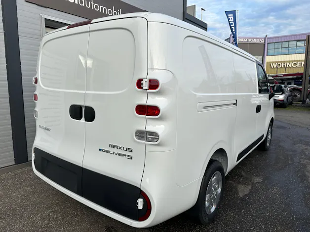 Maxus eDeliver 5 L1 64kWh