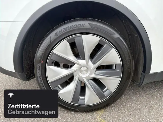 Tesla Model Y Long Range AWD