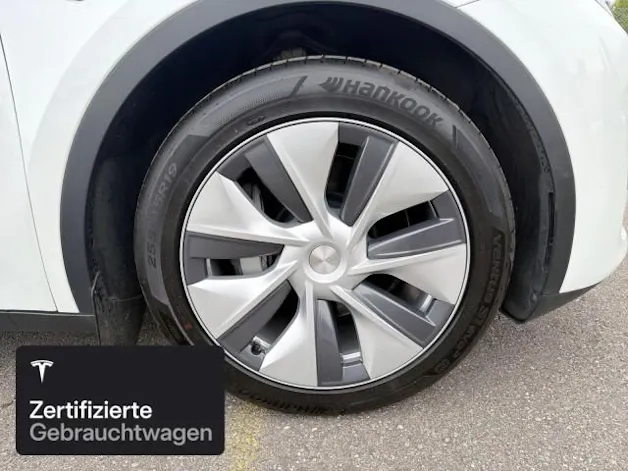 Tesla Model Y Long Range AWD