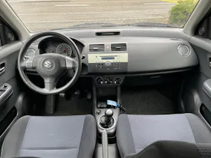 Suzuki Swift 1.3i 16V GL Top 4x4