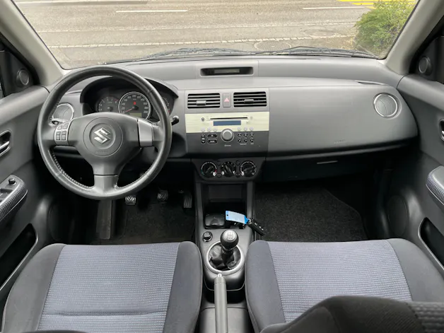 Suzuki Swift 1.3i 16V GL Top 4x4