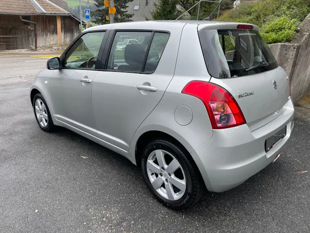 Suzuki Swift 1.3i 16V GL Top 4x4