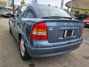 Opel Astra 2.2i 16V Elegance