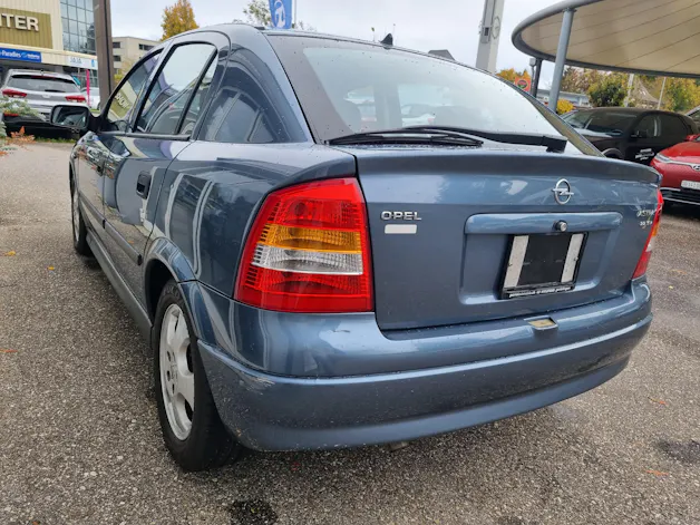 Opel Astra 2.2i 16V Elegance