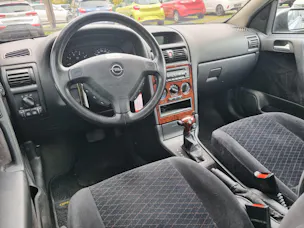 Opel Astra 2.2i 16V Elegance