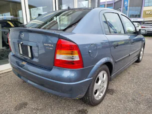 Opel Astra 2.2i 16V Elegance