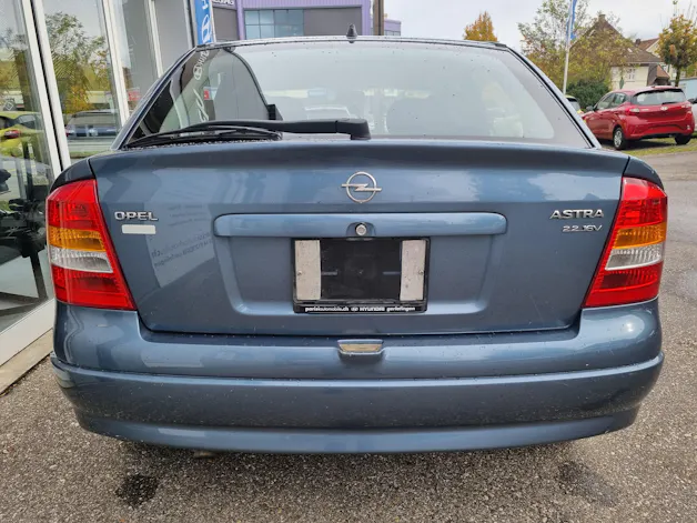 Opel Astra 2.2i 16V Elegance