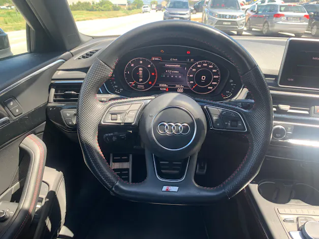 Audi A4 Avant 40 TDI quattro S-tronic
