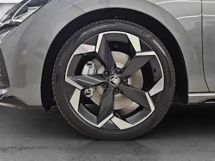 Škoda Superb Combi 2.0 TSI Sportline 4x4 DSG