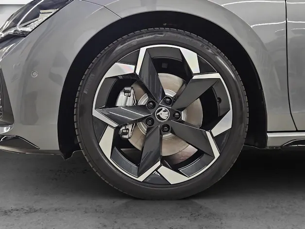 Škoda Superb Combi 2.0 TSI Sportline 4x4 DSG