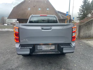 Isuzu Nitro Sport +