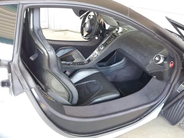 McLaren MP4-12C Coupé 3.8 V8 SSG