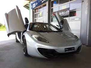 McLaren MP4-12C Coupé 3.8 V8 SSG