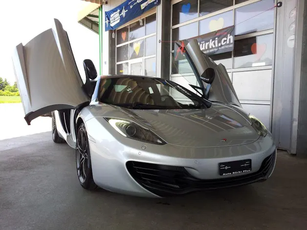 McLaren MP4-12C Coupé 3.8 V8 SSG