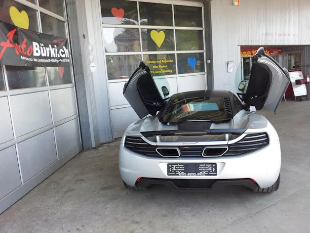 McLaren MP4-12C Coupé 3.8 V8 SSG