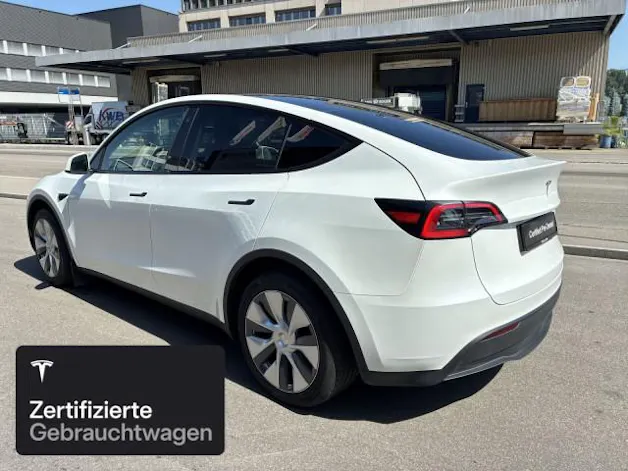 Tesla Model Y Long Range RWD
