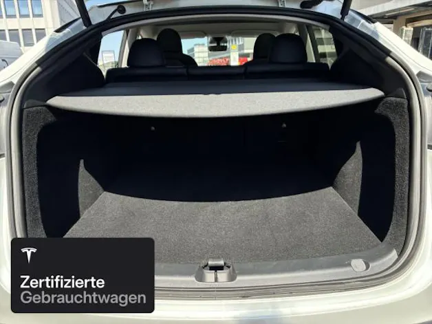 Tesla Model Y Long Range RWD