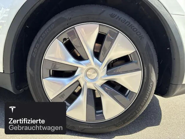 Tesla Model Y Long Range RWD