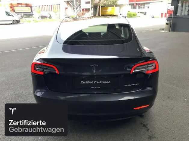 Tesla Model 3 Long Range AWD