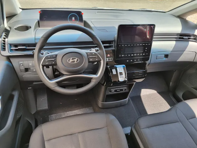 Hyundai Staria Wagon 1.6 T-GDi HEV Amplia A