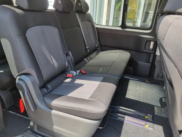 Hyundai Staria Wagon 1.6 T-GDi HEV Amplia A