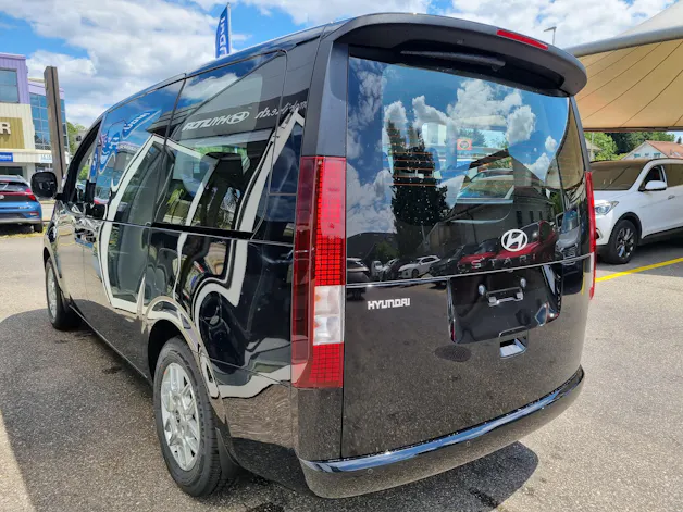 Hyundai Staria Wagon 1.6 T-GDi HEV Amplia A