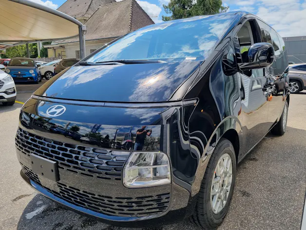 Hyundai Staria Wagon 1.6 T-GDi HEV Amplia A