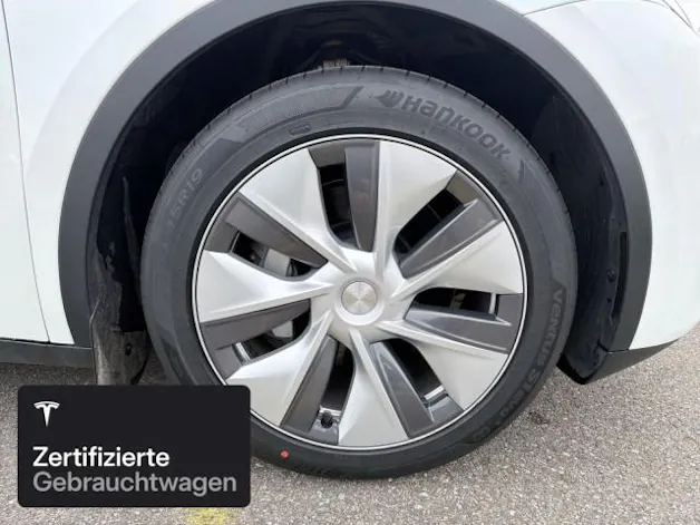 Tesla Model Y Long Range AWD