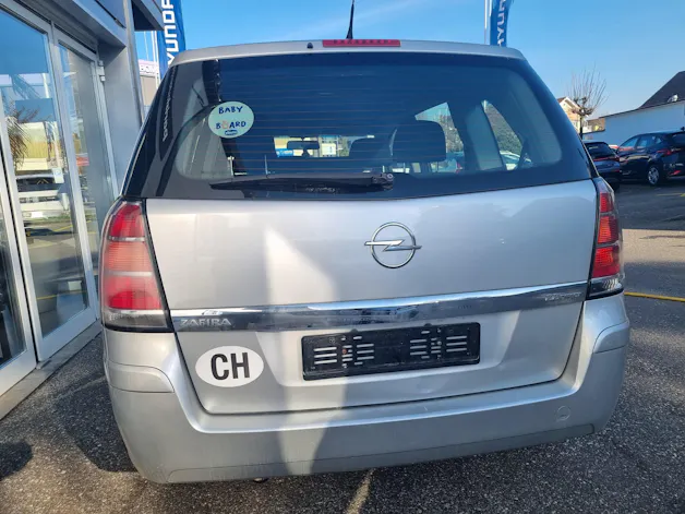 Opel Zafira 2.2i 16V Enjoy