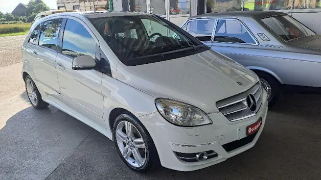 Mercedes-Benz B 200