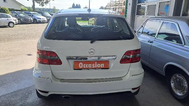 Mercedes-Benz B 200