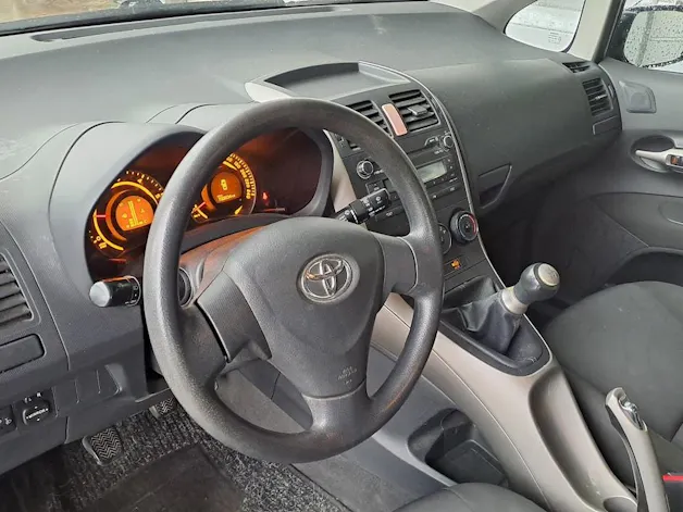 Toyota Auris 1.4 D-4D Linea Luna