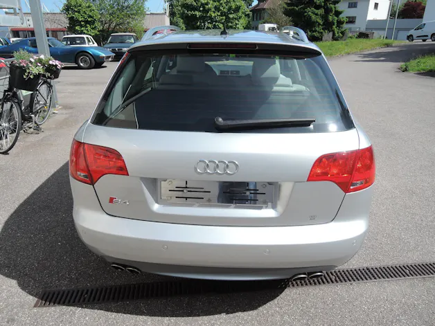 Audi S4 Avant 4.2 V8 quattro