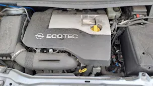 Opel Zafira 2.2i 16V Elegance