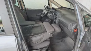 Opel Zafira 2.2i 16V Elegance