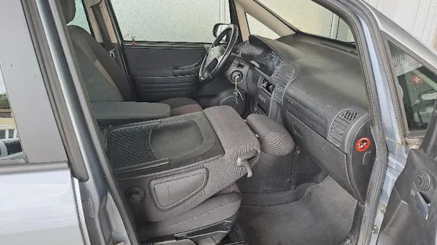 Opel Zafira 2.2i 16V Elegance