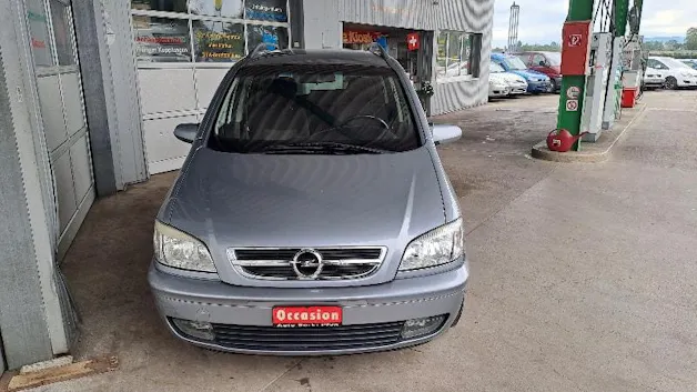 Opel Zafira 2.2i 16V Elegance