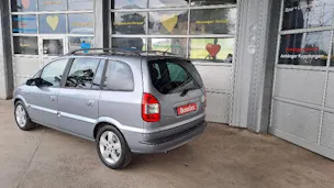 Opel Zafira 2.2i 16V Elegance