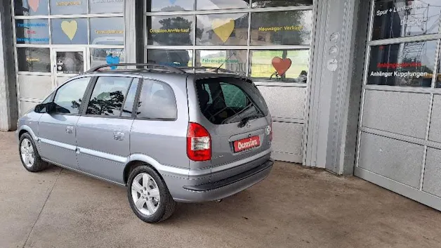 Opel Zafira 2.2i 16V Elegance